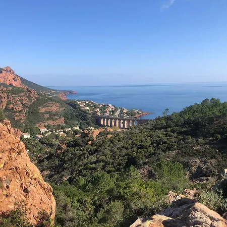 Petit Vue Et Corniche Esterel Apartamento *
